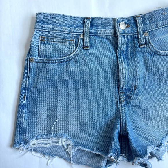 Madewell The Perfect Blue Denim Jean Short Distressed Raw Hem Size 25 - Picture 4 of 14